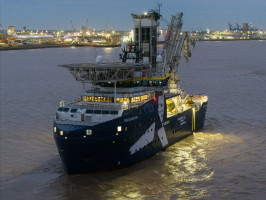IWS Seawalker coming alongside in the Humber